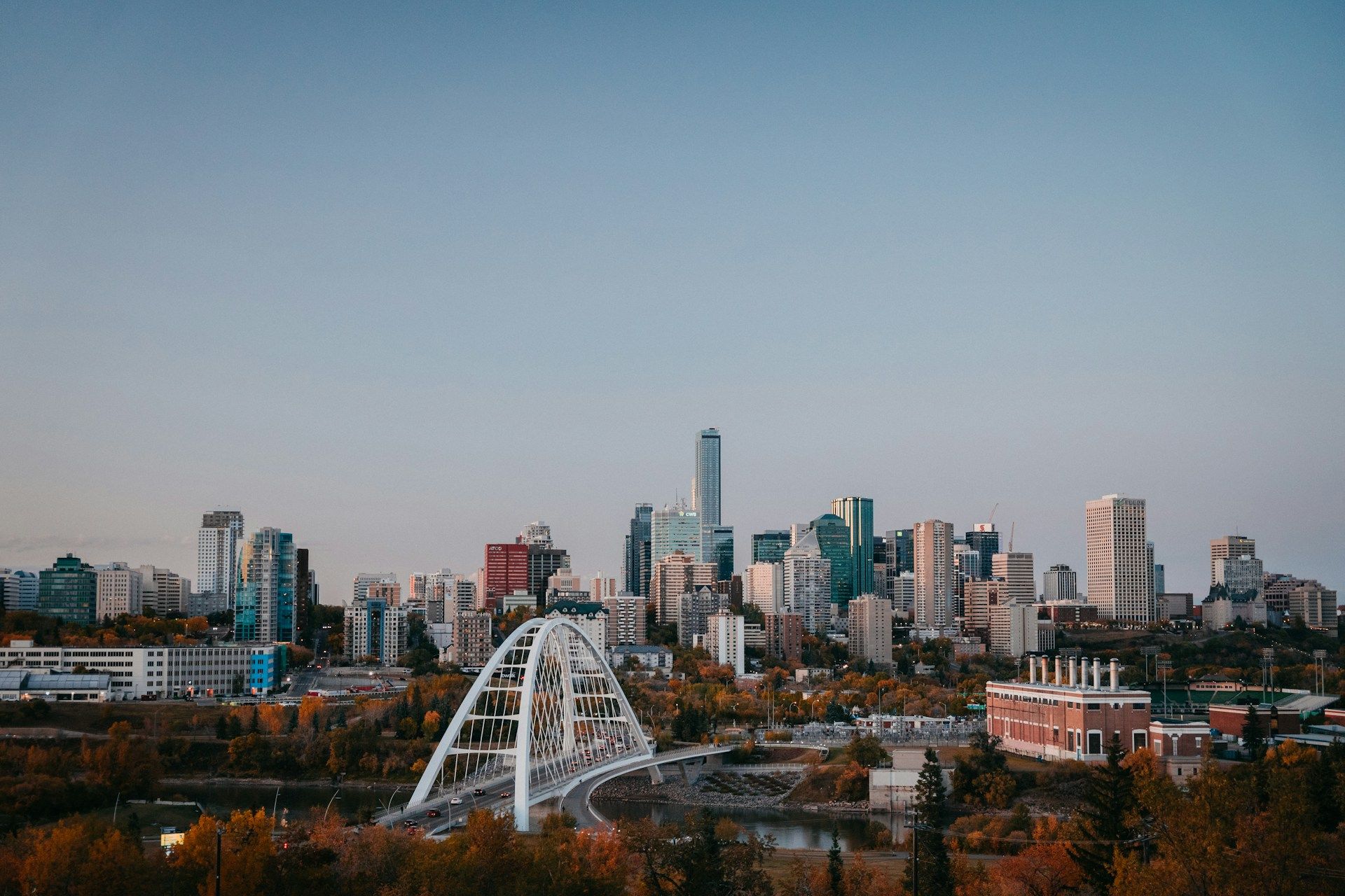 A cityscape shot of Edmonton, CA during the fall